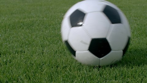le conflit entre des joueurs brésiliens et le club portugais d'amiens en football r2 se retrouve devant le tribunal, soulevant des enjeux sportifs et juridiques majeurs.