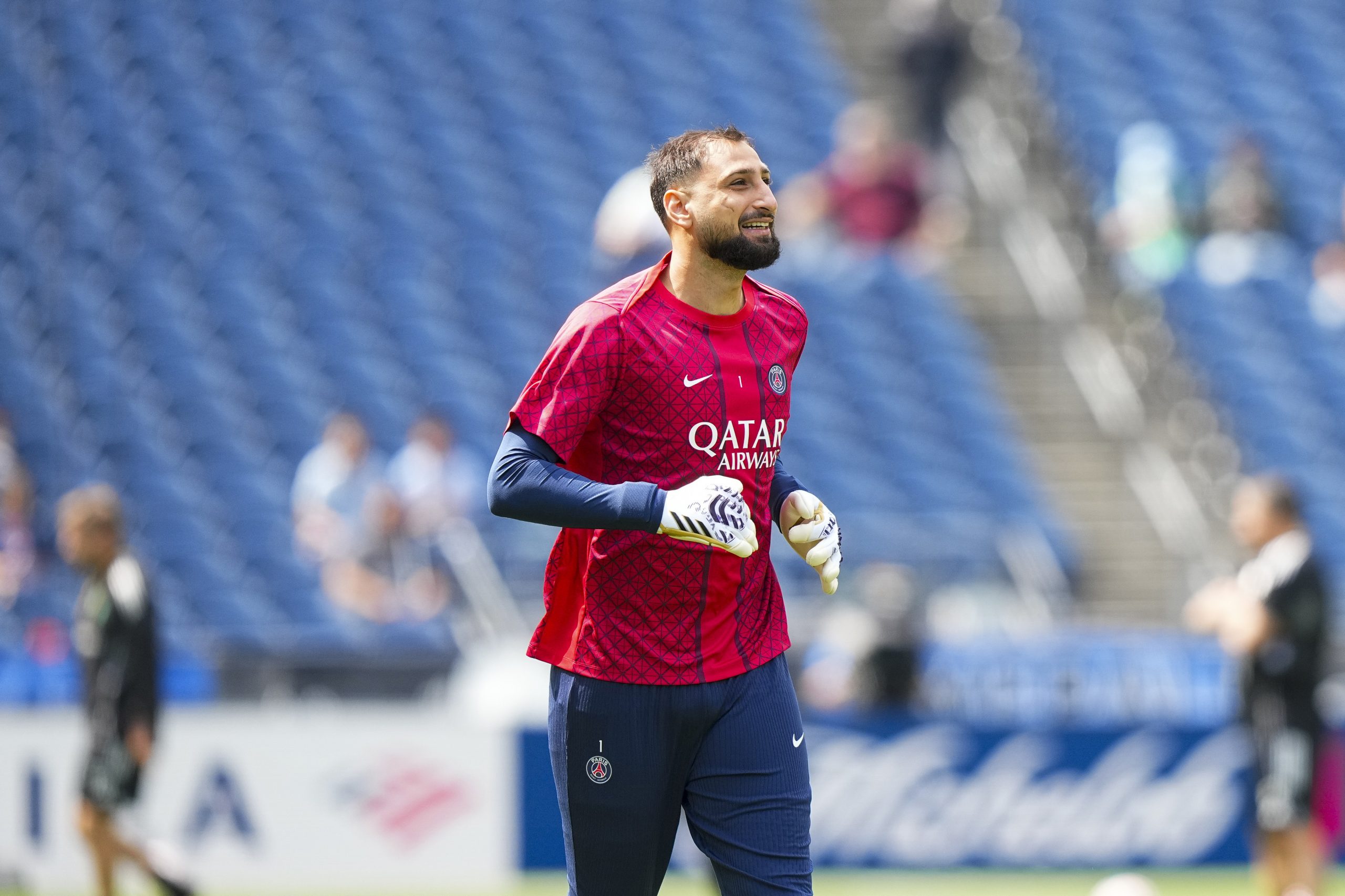 découvrez comment donnarumma est devenu le héros inattendu en angleterre, captivant les fans par ses performances exceptionnelles et son impact décisif.