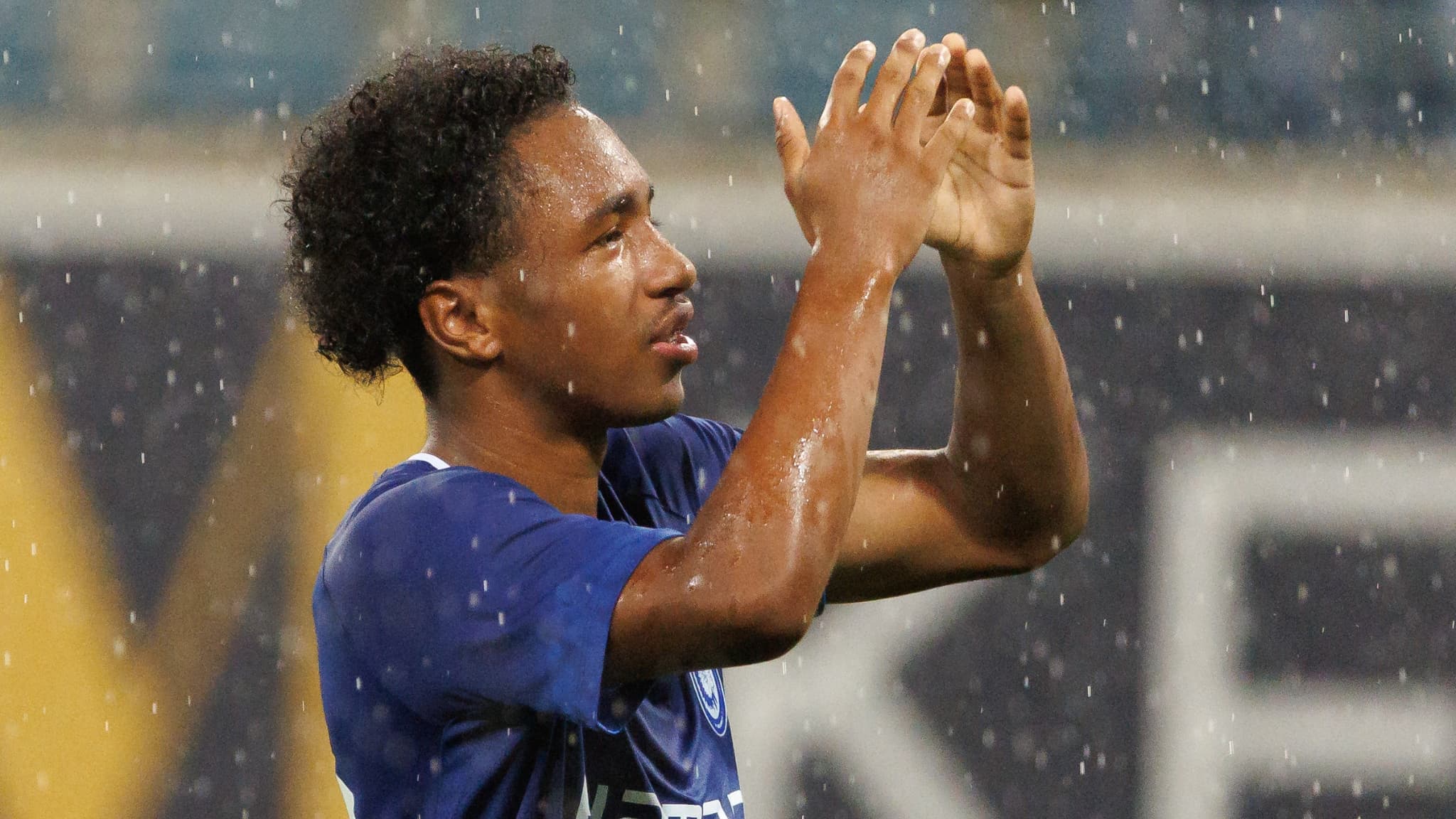 chelsea prend une décision importante concernant malick fofana, révélant les ambitions du club et l'avenir du jeune talent.