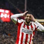 découvrez la réponse du buteur de l'om à benatia lors du mercato, retour sur les échanges et perspectives pour l'équipe.