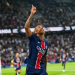 découvrez les raisons du départ de bradley barcola du psg et son avenir prometteur dans le monde du football.