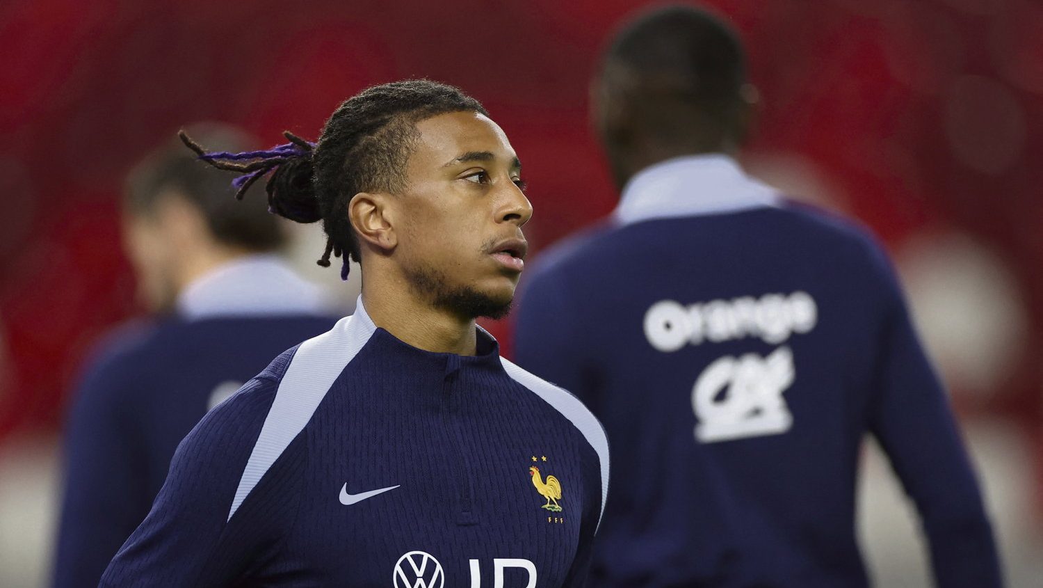 michael olise envisage son retour en premier league, prêt à relever de nouveaux défis et briller sur la scène anglaise.