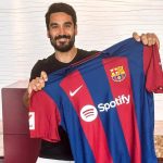 découvrez l'histoire des transferts les plus marquants du fc barcelone, explorant les mouvements clés qui ont façonné le club légendaire.