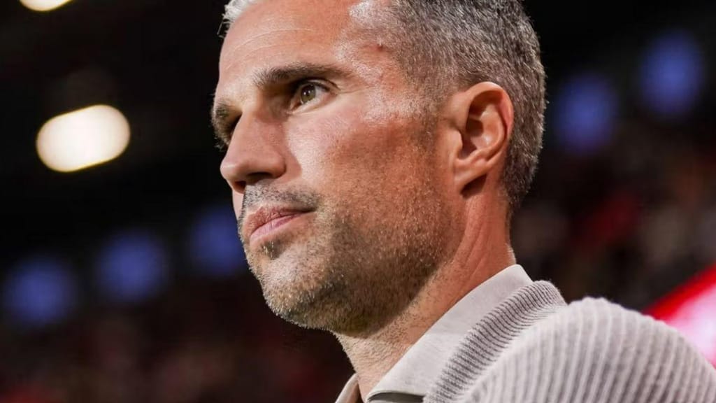découvrez l'avis de van persie sur un jeune talent prometteur de feyenoord et les perspectives de carrière de ce joueur exceptionnel.